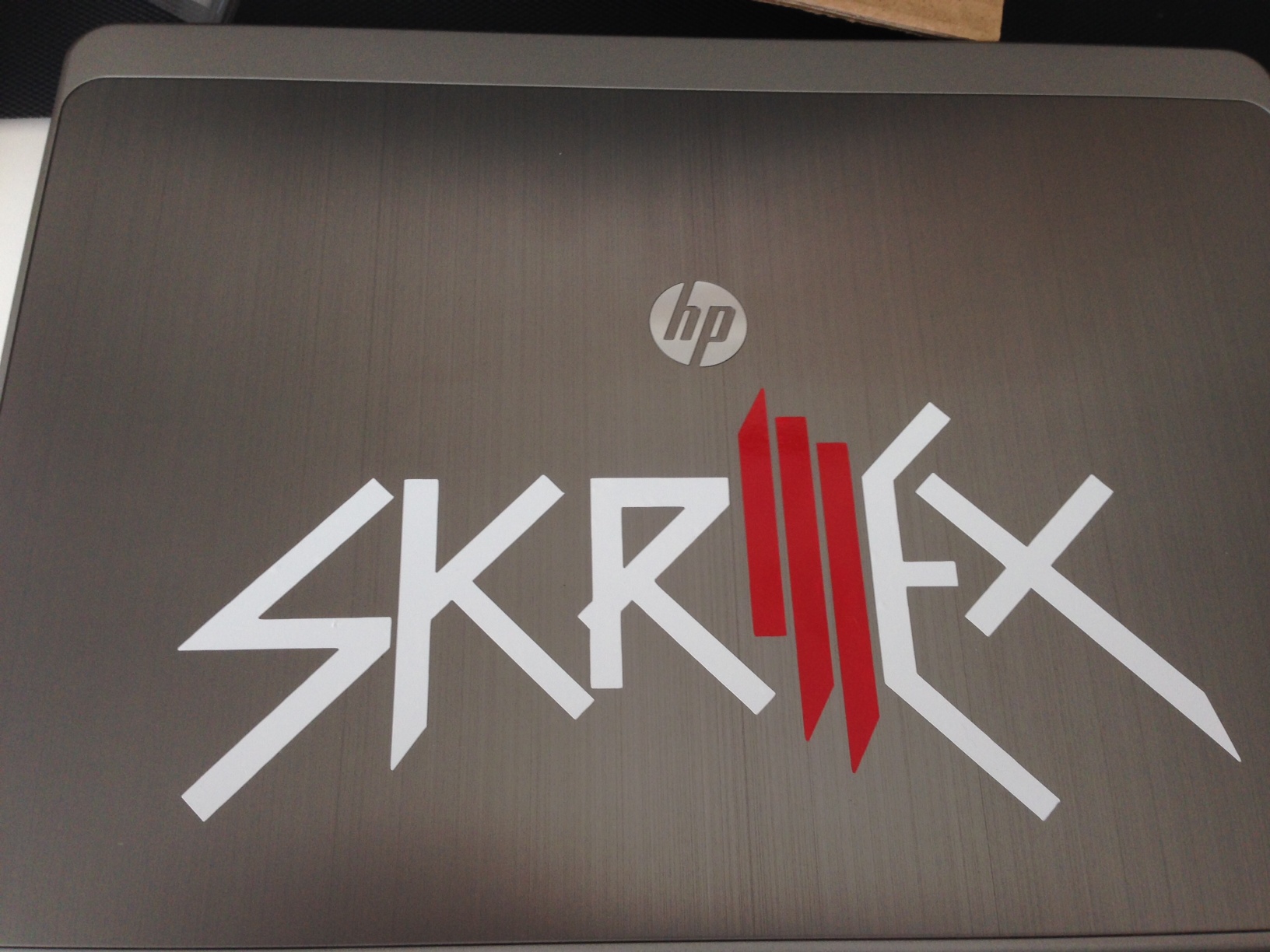 Swedish House Mafia Skrillexのステッカー ノートブック用 Kawack Sticker